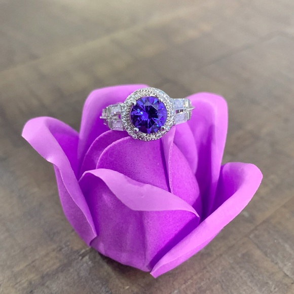 Sparkling Tanzanite Vintage Ring - Picture 13 of 13